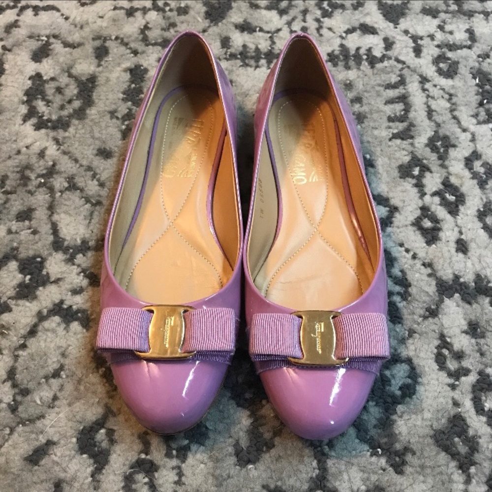 Salvatore Ferragamo Varina Patent Bow Flats - Picture 2 of 7
